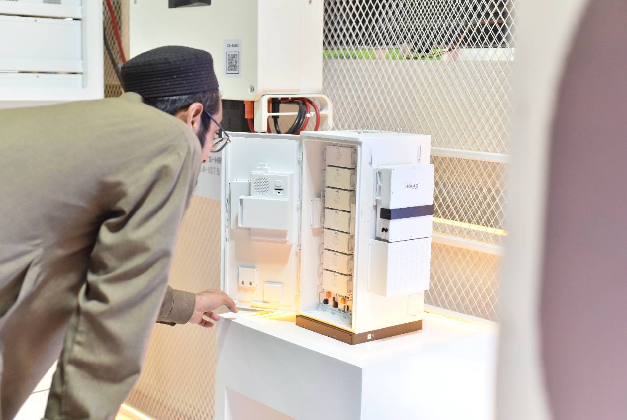 ESS-AELIO Energy Storage Cabinet